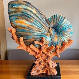 Handmade Coral Seashell Vase Figurine – Coastal Nautical Home Decor 27x21cm