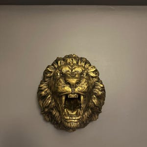 手作りの装飾ライオンヘッドウォールアート – 雄大な動物の装飾 – 30 x 26 cm