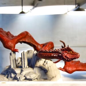 Figura di drago stampata in 3D fatta a mano – Decorazione fantasy dipinta – 31,5 cm di larghezza