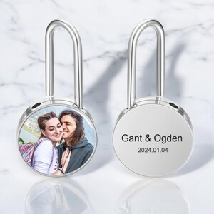 Candado de amor personalizado con foto y texto para el día de San Valentín