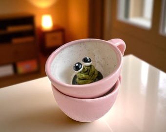 Handgemaakte roze kikkermok – schattige keramische beker met 3D-kikkerfiguur, cadeau voor dierenliefhebbers