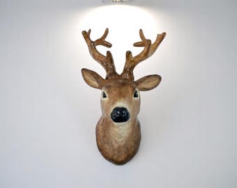 フェイク剥製 大型鹿の頭 壁掛け - 壁飾り - ホワイト＆ラスト