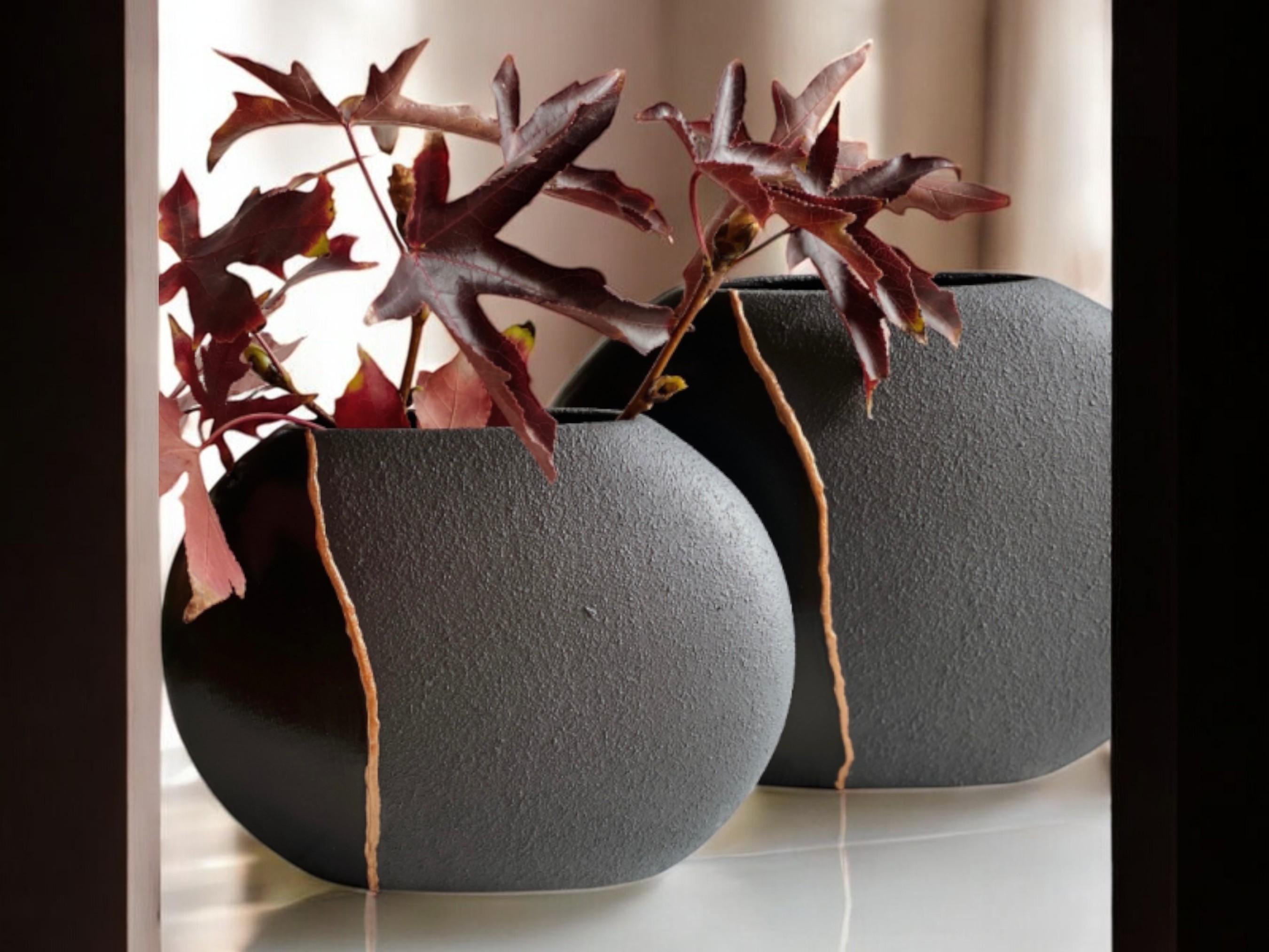 ハンドメイドのブラックストライプ花瓶セット｜エレガントなホーム