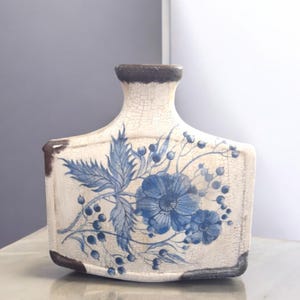 Handmade Vase – Unique Artisan Decor for Every Space