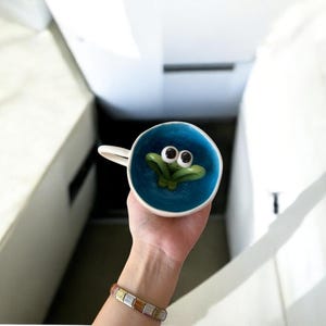 Handmade Frog Mug - Charming Ceramic Cup for Nature Lovers