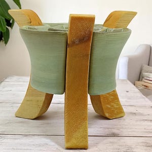 Handgemachtes Keramik-Sukkulenten-Blumentopf-Trio – moderne Boho-Pflanztöpfe – Dreibein-Holzbeine (14x14x12 cm)