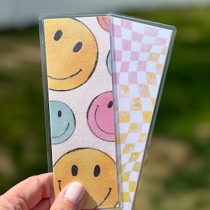 Retro Happy Faces & Checkers Reversible Laminated Bookmark – Handmade Double-Sided Cardstock Bookmark – Gift for Book Lovers — Book Club