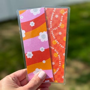 Retro Positive Vibes Reversible Laminated Bookmark – Handmade 70s Style Double-Sided Bookmark – Groovy Gift for Book Lovers — Book Club Gift