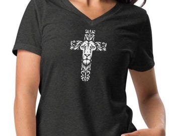 Lion Cross Women’s relaxed v-neck t-shirt