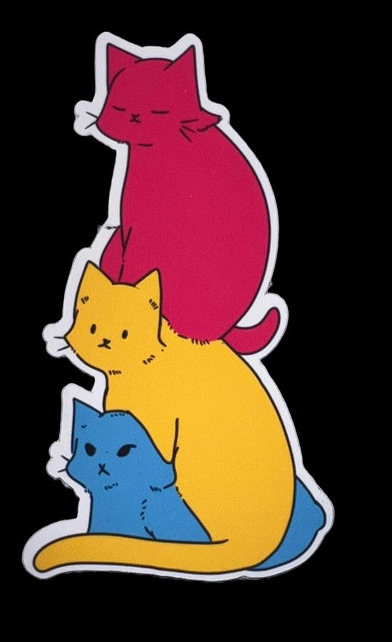以下が含まれることがあります： 3匹の猫が縦に重なったイラストのダイカットステッカー。一番上の猫はマゼンタ、真ん中の猫は黄色、一番下の猫は青色です。それぞれの猫には、目、鼻、ひげがシンプルな黒い線で描かれており、白い縁取りが施されています。