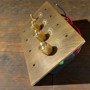 Gravação personalizada, placa de interruptor personalizada, painel retrô em latão, dimmer, interruptor de alavanca - Interruptor de luz de alavanca retrô com etiqueta, latão envelhecido com etiqueta