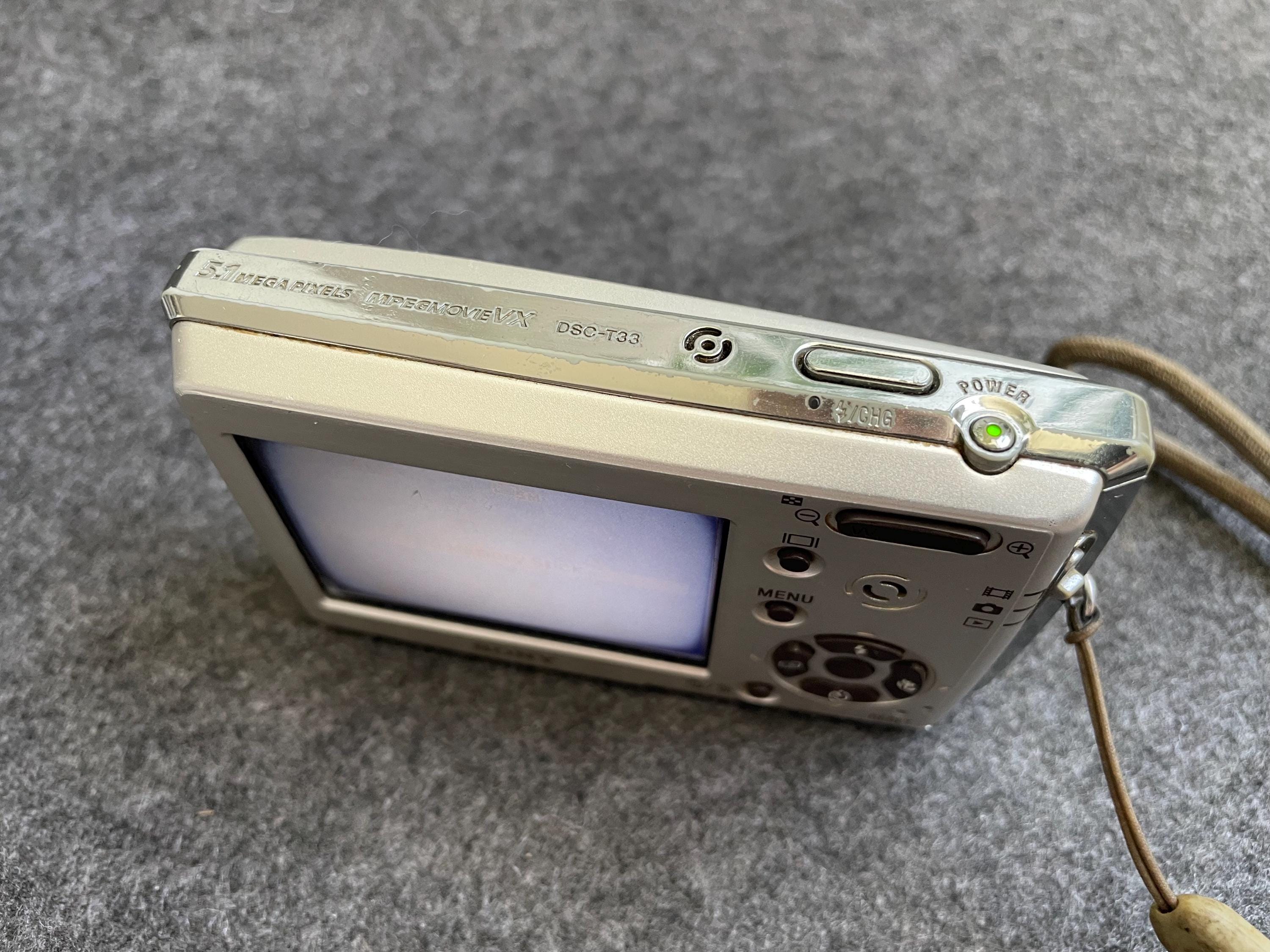 Sony Cybershot DSC-T33 Digital Camera 5MP 3x Optical Zoom Working