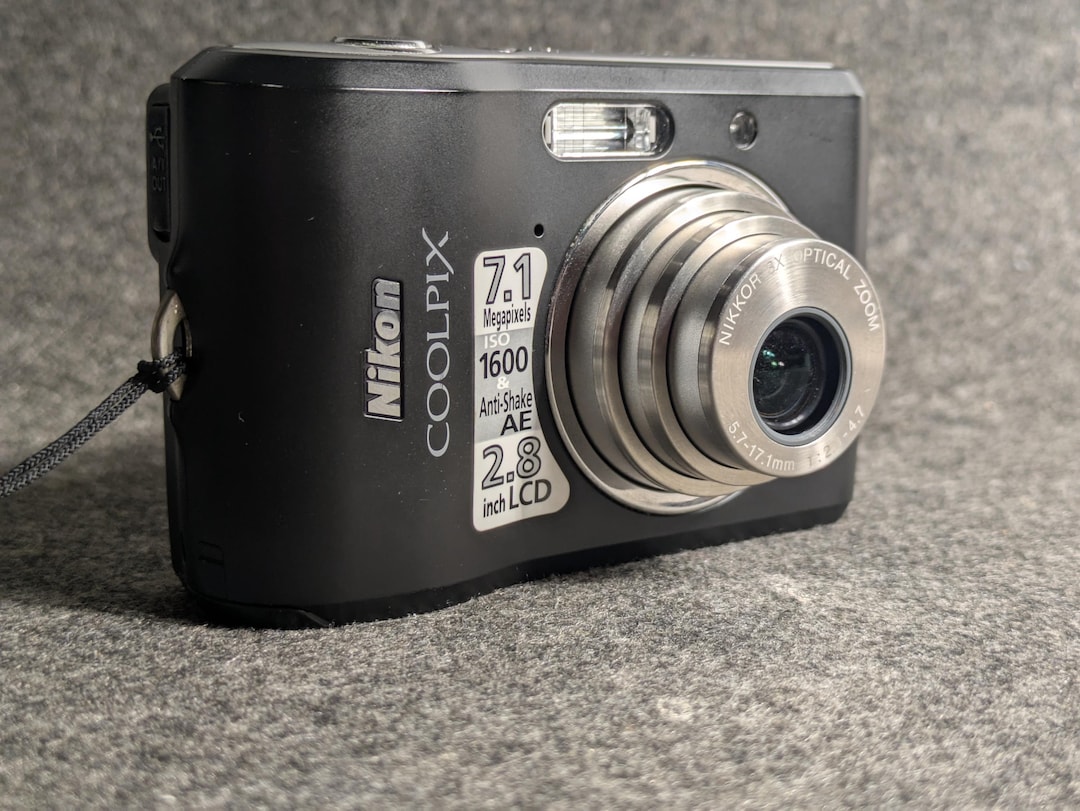 Vintage Nikon Coolpix L16 Digital Camera – 7.1MP Point & Shoot - Etsy