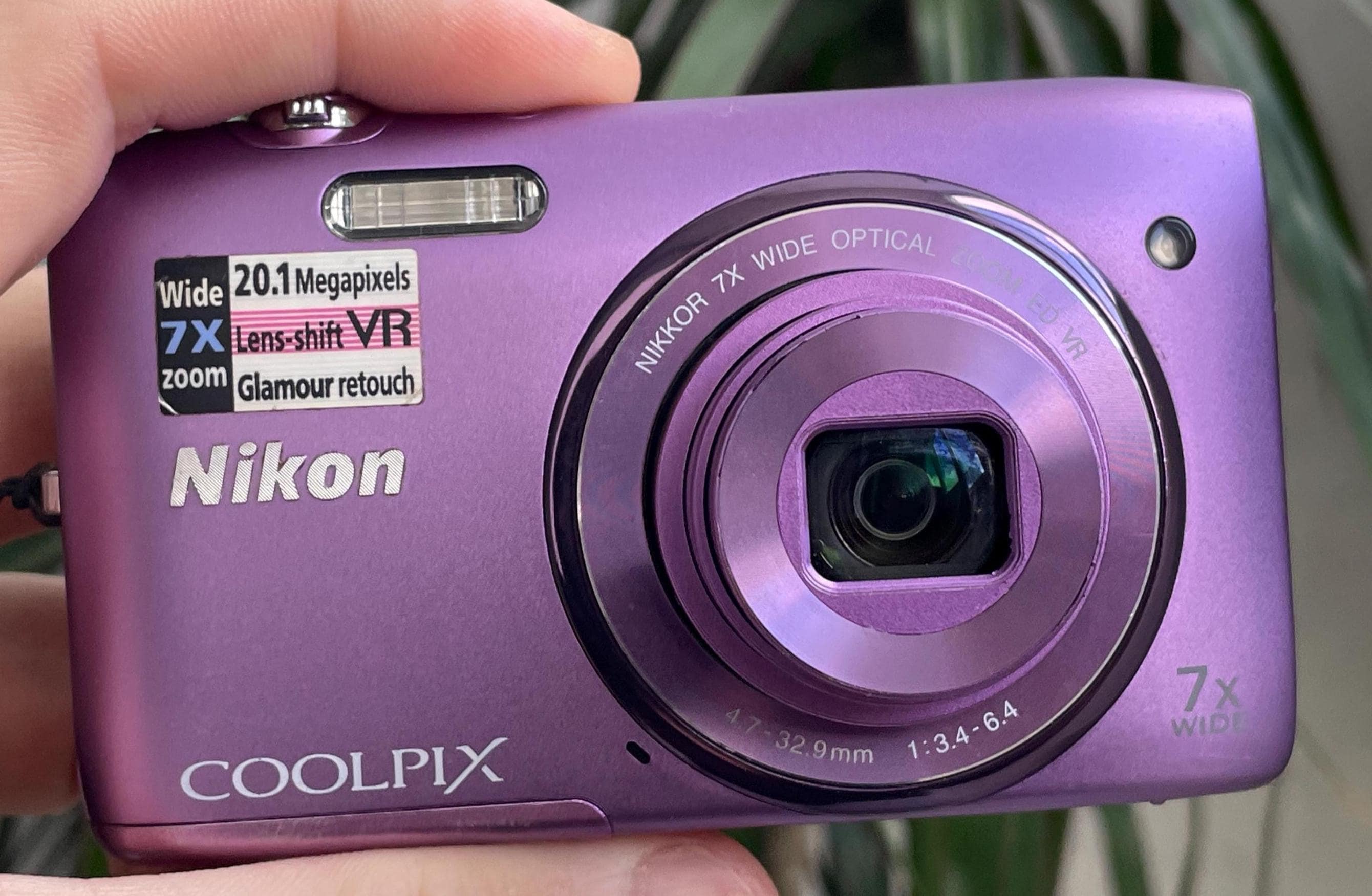 Nikon Coolpix S3500 Digital Camera 20.1MP 7x Optical Zoom - Purple