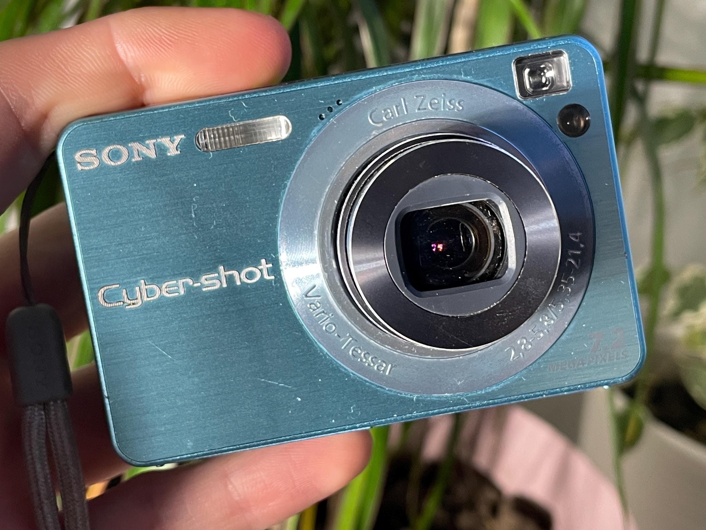 Sony Cyber-shot DSC-W120 – Compact 7.2 MP – Zoom 4x – Argenté – Occasion