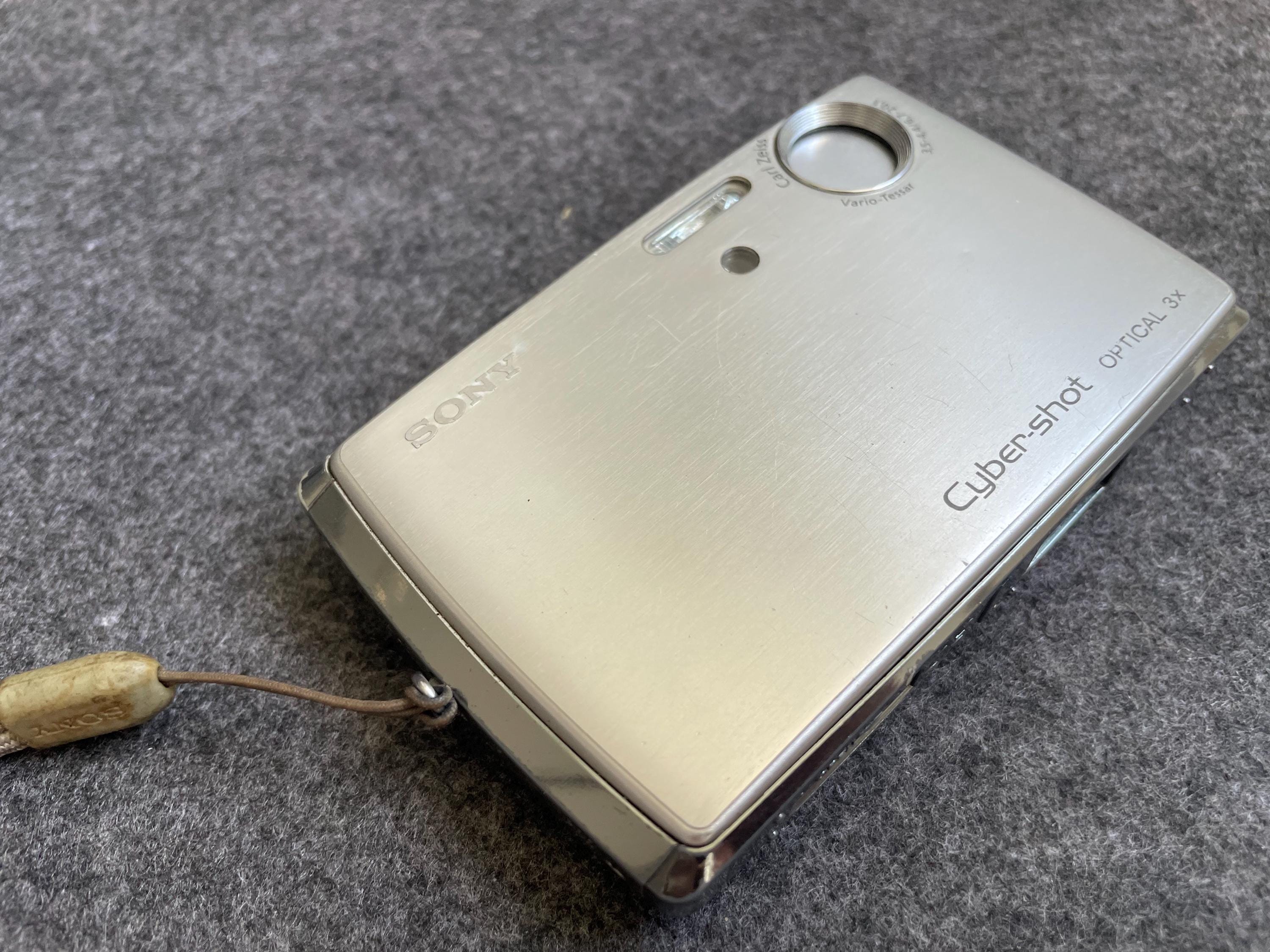 Sony Cybershot DSC-T33 Digital Camera 5MP 3x Optical Zoom Working