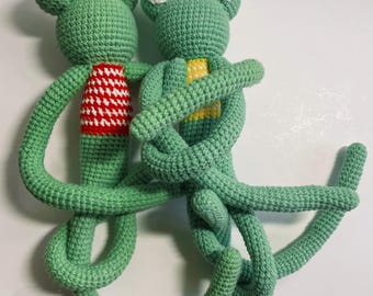 Crochet Frog Curtain Tieback | Hugging Frog Plush | Handmade Amigurumi Frog Décor | Cute Animal Curtain Holder | Unique Gift