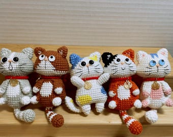 Handmade Crochet Lucky Cat Plush – Adjustable Tail, Chubby Asian Cat Design