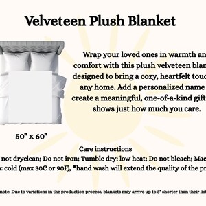 Peut inclure: Une couverture en velours ras&eacute;e blanche, pli&eacute;e sur un lit. La couverture mesure 127 cm sur 152 cm. Le texte "Velveteen Plush Blanket" est en haut de l'image. Le texte "Care instructions" est sous l'image de la couverture. Le texte "Do not dryclean; Do not iron; Tumble dry: low heat; Do not bleach; Machine wash: cold (max 30C or 90F), *hand wash will extend the quality of the product." est sous le texte "Care instructions". Le texte "Please note: Due to variations in the production process, blankets may arrive up to 3" shorter than their listed size" est en bas de l'image.