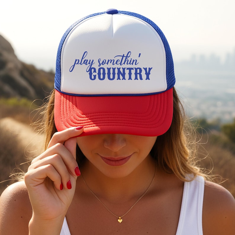 Gorra de camionero "Play Something Country", gorra de concierto "Western Cowgirl Country", gorra de festival de música country, regalo para mamá de rodeo, gorra de camionero de Nashville Blue/Red