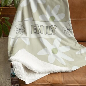 Custom Sage Daisy Blanket, Kids Custom Name Throw, Personalized Birthday Gift for Daughter Gift for Baby Shower, Custom Newborn Blanket