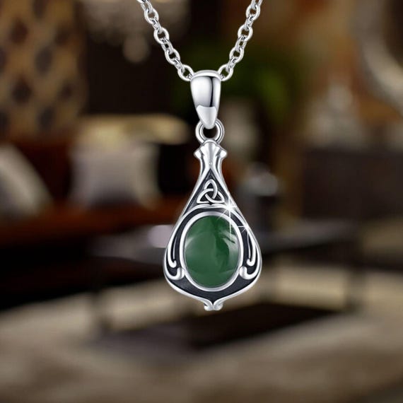 Green Agate Teardrop Necklace 925 Sterling Silver Celtic Knot