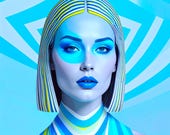 Blue Geometry, portrait abstrait contemporain dans une palette glacée de bleus et blancs, décoration murale au style futuriste