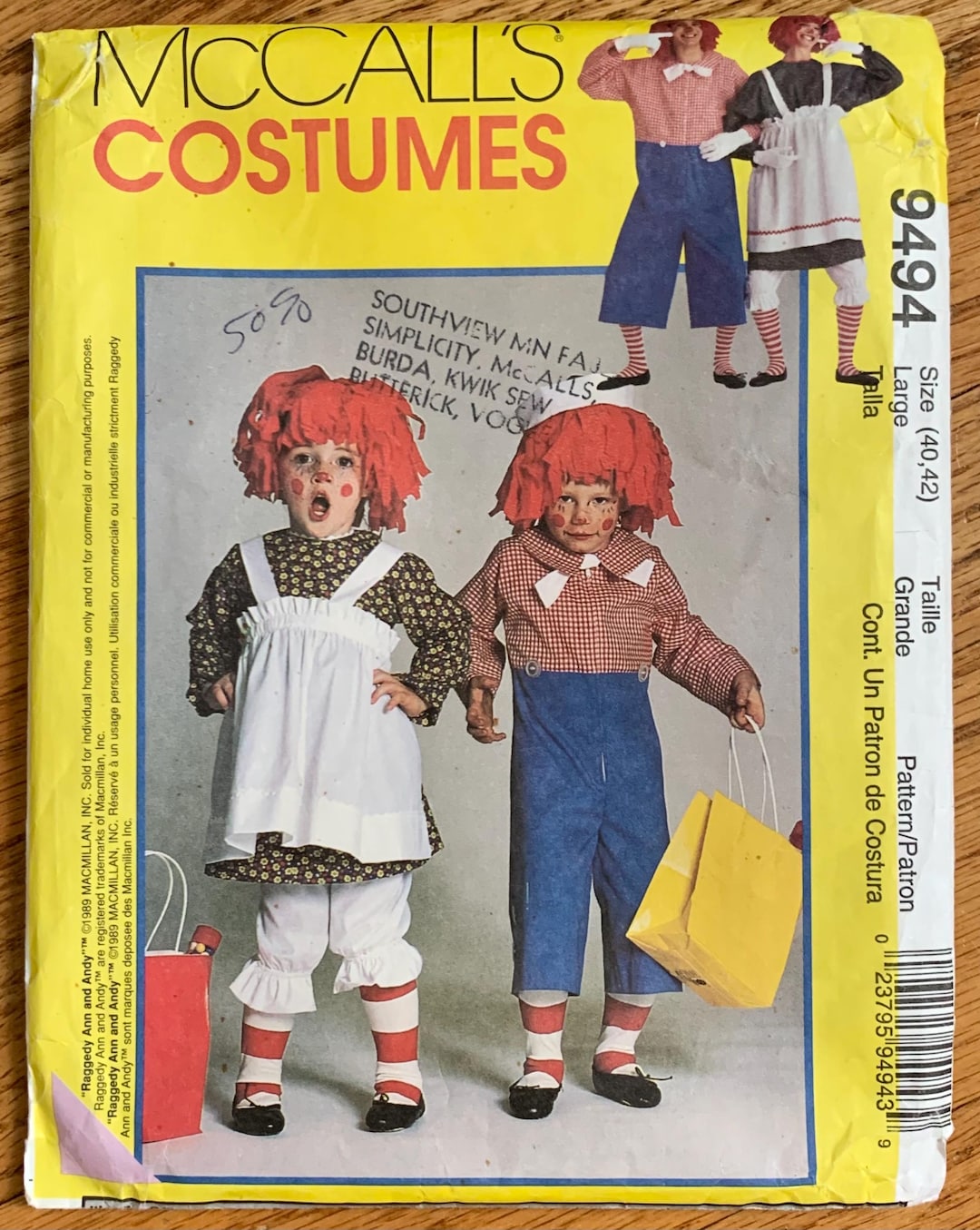 Inf. Sacada de internet. No Vendo. Raggedy Ann es una muñeca creada por el  estadounidense Johnny Gruelle (1880–1938) para una serie de libros que  escribió e ilustró para niños. Raggedy Ann es, image size:1080x1355