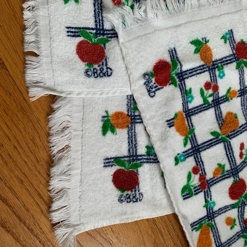 Vintage 1970s 80s B&D Kitchen Towel UNUSED, Terry Hand Towel, Apples Pears Cherries Print image 6