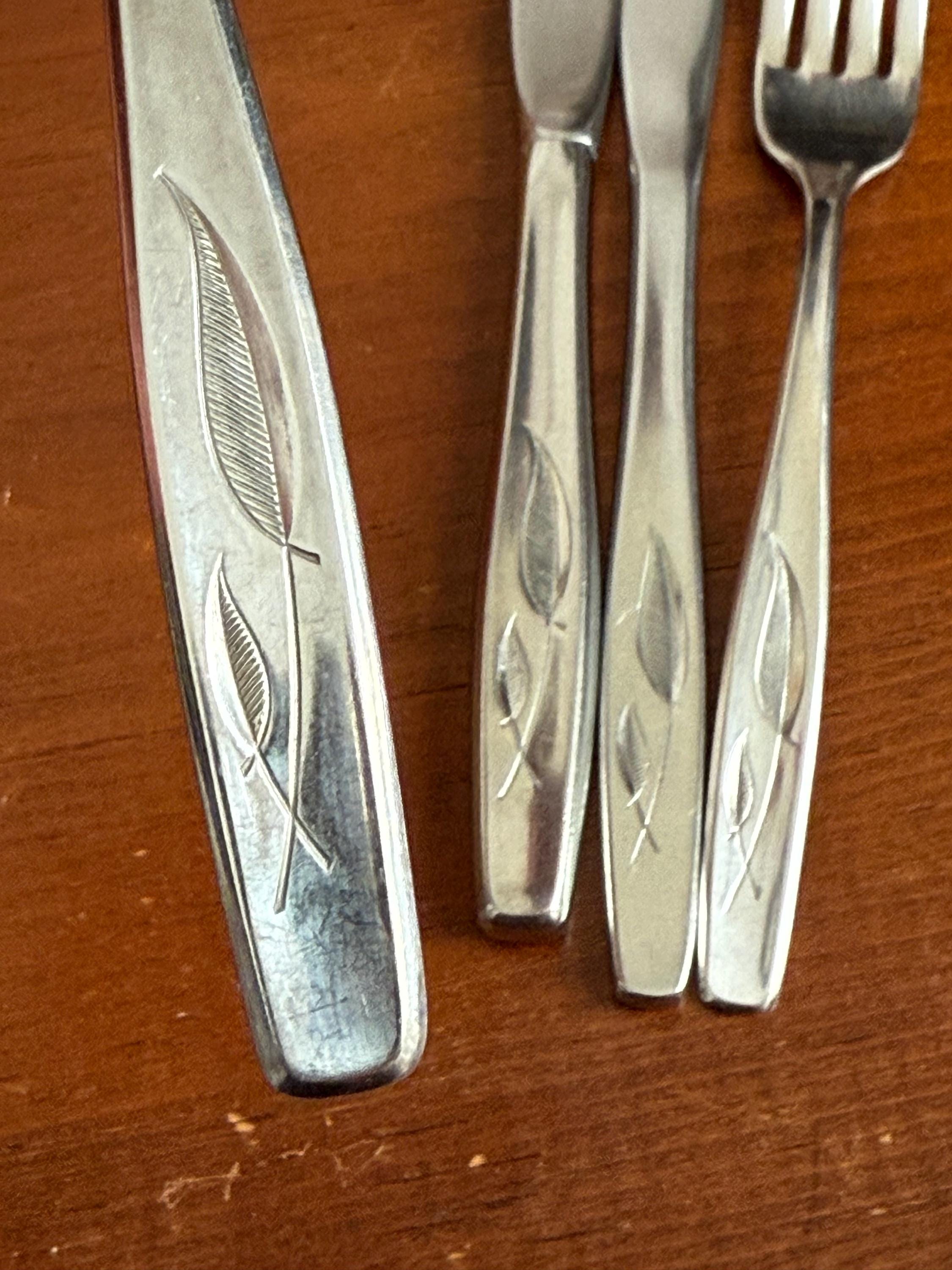 Vintage Rogers International Whispering Leaves Stainless Flatware