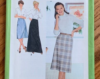 Vintage 1970s Sewing Pattern, w32-34" Womens A Line Skirt in Three Lengths, UNCUT Simplicity 9070