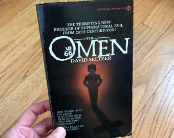 The Omen by David Seltzer 1976 Vintage Paperback