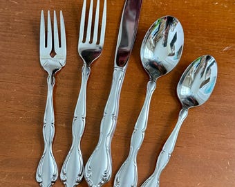 Vintage Oneida Silver Satin Cantata Stainless Flatware Set - Almost Service for 8 & Serving Utensils VGC