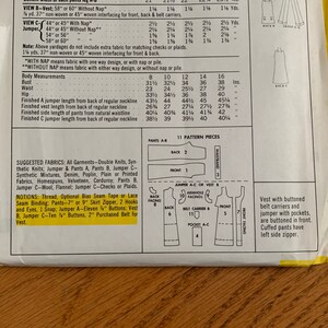 K&ouml;nnte beinhalten: N&auml;hanleitung f&uuml;r einen Pullover, eine Weste und eine Hose. Das Schnittmuster enth&auml;lt Ma&szlig;e f&uuml;r verschiedene Gr&ouml;&szlig;en, Stoffempfehlungen und ben&ouml;tigte N&auml;hzubeh&ouml;r. Die Schnittmusterteile sind beschriftet und nummeriert, um die Identifizierung zu erleichtern.