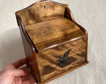 Vintage 1950s 60s Recipe Box, Early American Style Wood Recipe Box Eagle Decal, Americana Colonial Kitchen Decor