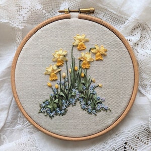 ETSY'S PICK! Daffodil delight - Silk ribbon embroidery kit