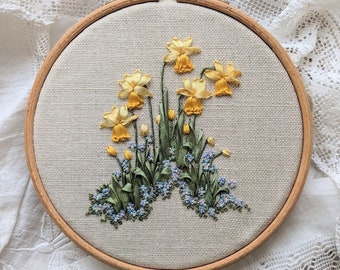 ETSY'S PICK! Daffodil delight - Silk ribbon embroidery kit