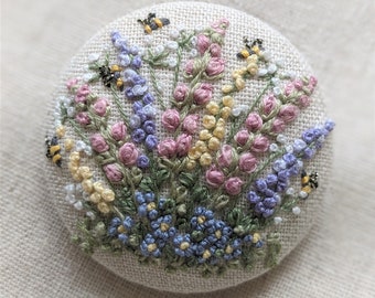 ETSY'S PICK! Embroidery kit - Floral Needle Minder 1