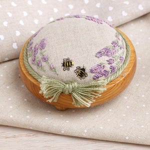 PP04 Lavender & Bees Pincushion - Pattern and Print - Threads and pincushion base NOT included