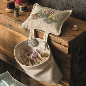 ETSY&#39;S PICK! Embroidered Country Gardens – Thread Catcher – Full kit