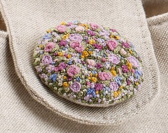 Embroidered Country Gardens - Button taster pack - 29mm