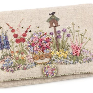 PDF - Embroidered Country Garden Needlecase