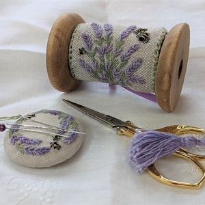 Lavender & Bees Needle Minder /Nanny and Scissor Stand Duo – SET (with spool)