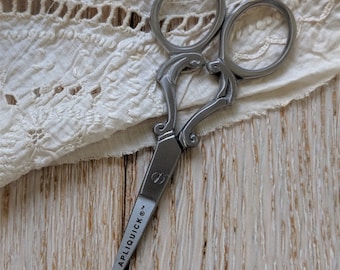 Apliquick embroidery scissors