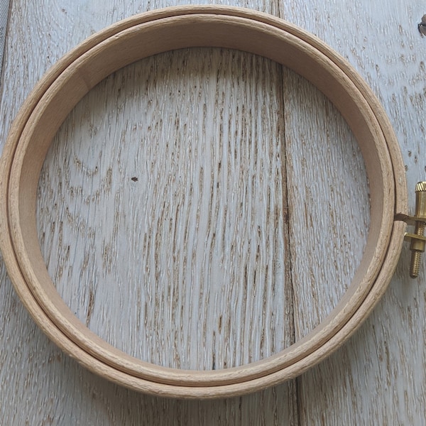 Quilting hoop – 10" or 25 cm (2cm deep)
