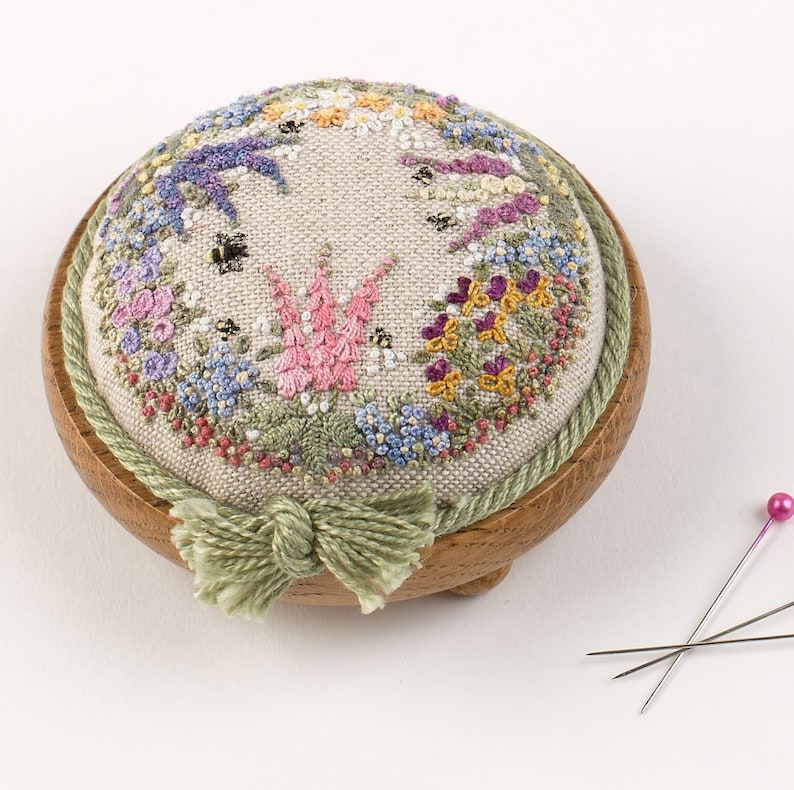 PP05 Herbaceous Borders Pincushion kit image 1