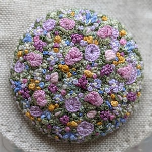 Embroidered Country Gardens - Button taster pack - 38mm