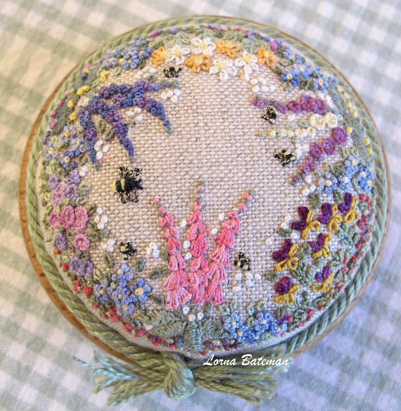 PP05 Herbaceous Borders Pincushion kit image 3