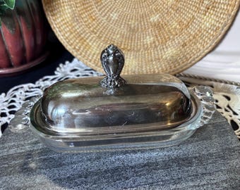 Burriera vintage Rogers Bros del 1847 con base in vetro e coperchio in argento placcato, ideale per la cucina rustica, come piatto da portata o decorazione per la tavola in stile country.