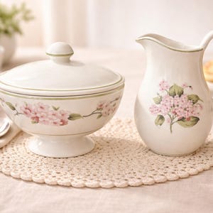 Martha Stewart Everyday - Motivo ortensia - Set zucchero e lattiera - Nuovo nella scatola originale